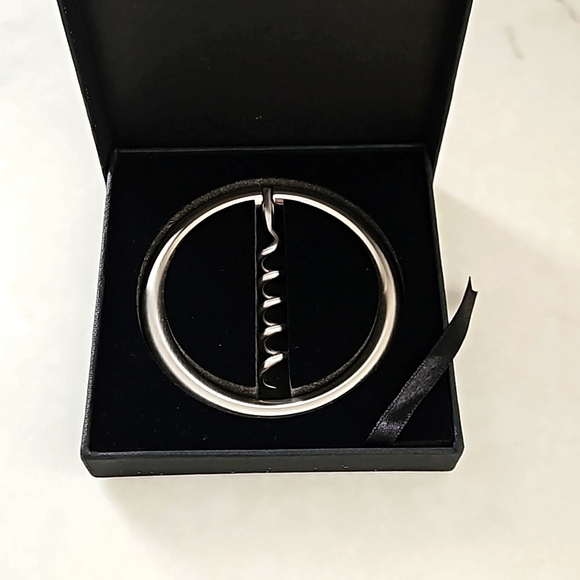 KIKKERLAND Designs Cork Screw Wine Opener & Gift Box - Picture 3 of 6